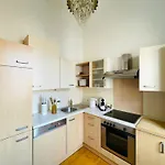 Apartahotel Apstay Center Deluxe ǀ Parking Option ǀ Self Check-in Graz