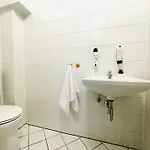 Apstay Center Deluxe ǀ Parking Option ǀ Self Check-in Apartahotel Graz