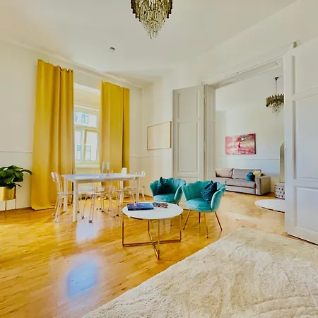 Hotel apartamentowy Apstay Center Deluxe ǀ Parking Option ǀ Self Check-in 4*