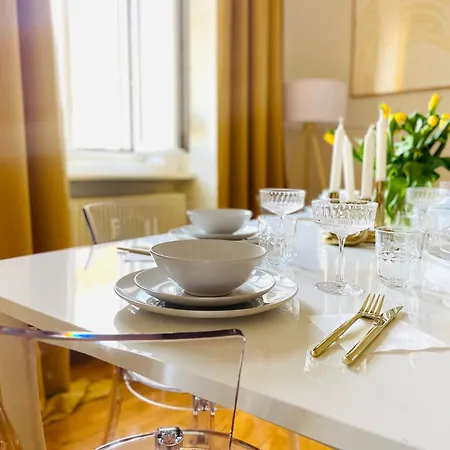 Appart hôtel Apstay Center Deluxe ǀ Parking ǀ Self Check-in ǀ Breakfast Box 3*