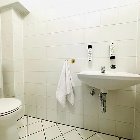 Apstay Center Deluxe ǀ Free Parking ǀ Self Check-in Aparthotel Graz