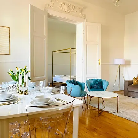 Apstay Center Deluxe ǀ Parking Option ǀ Self Check-in